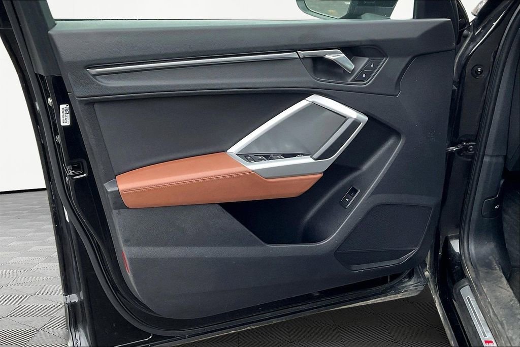 Used 2020 Audi Q3 2.0T Premium Plus w/ Premium Plus Package image 23