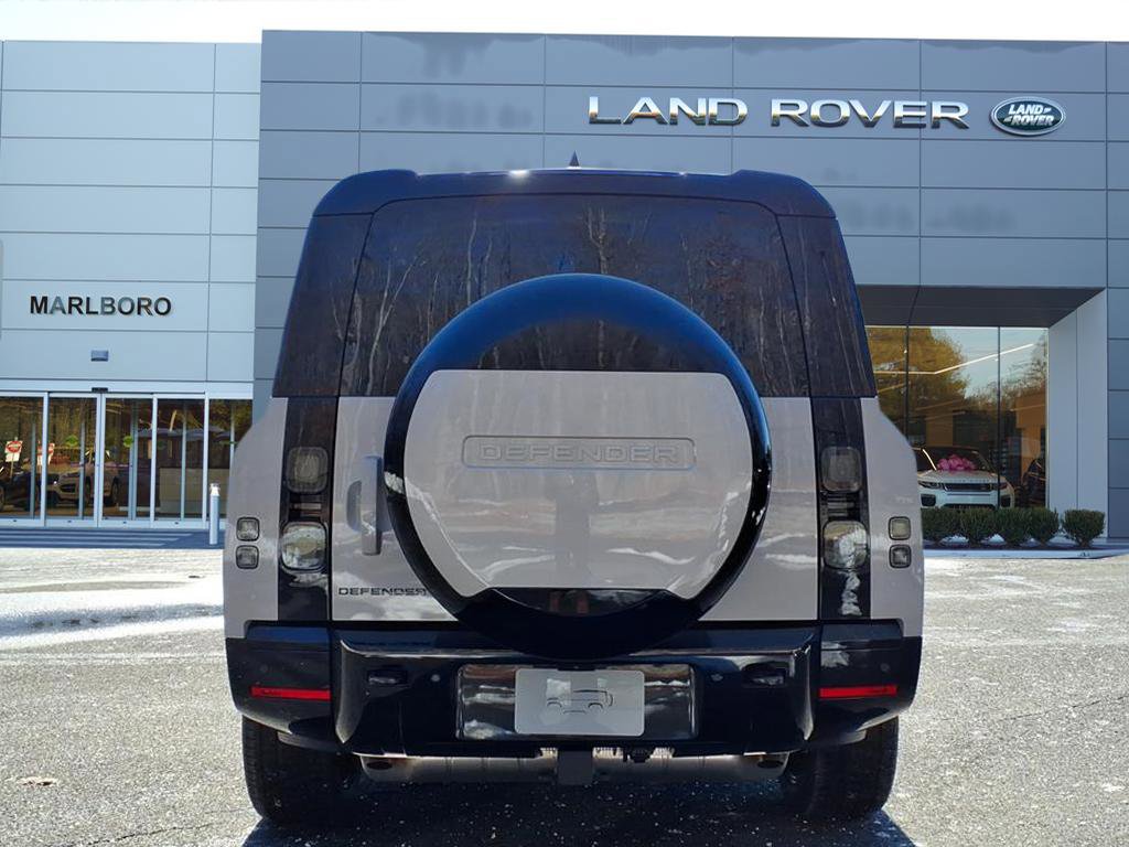 New 2026 Land Rover Defender 130 X-Dynamic SE image 7