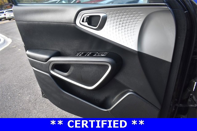 Certified 2024 Kia Soul LX w/ Option Group 015 image 28