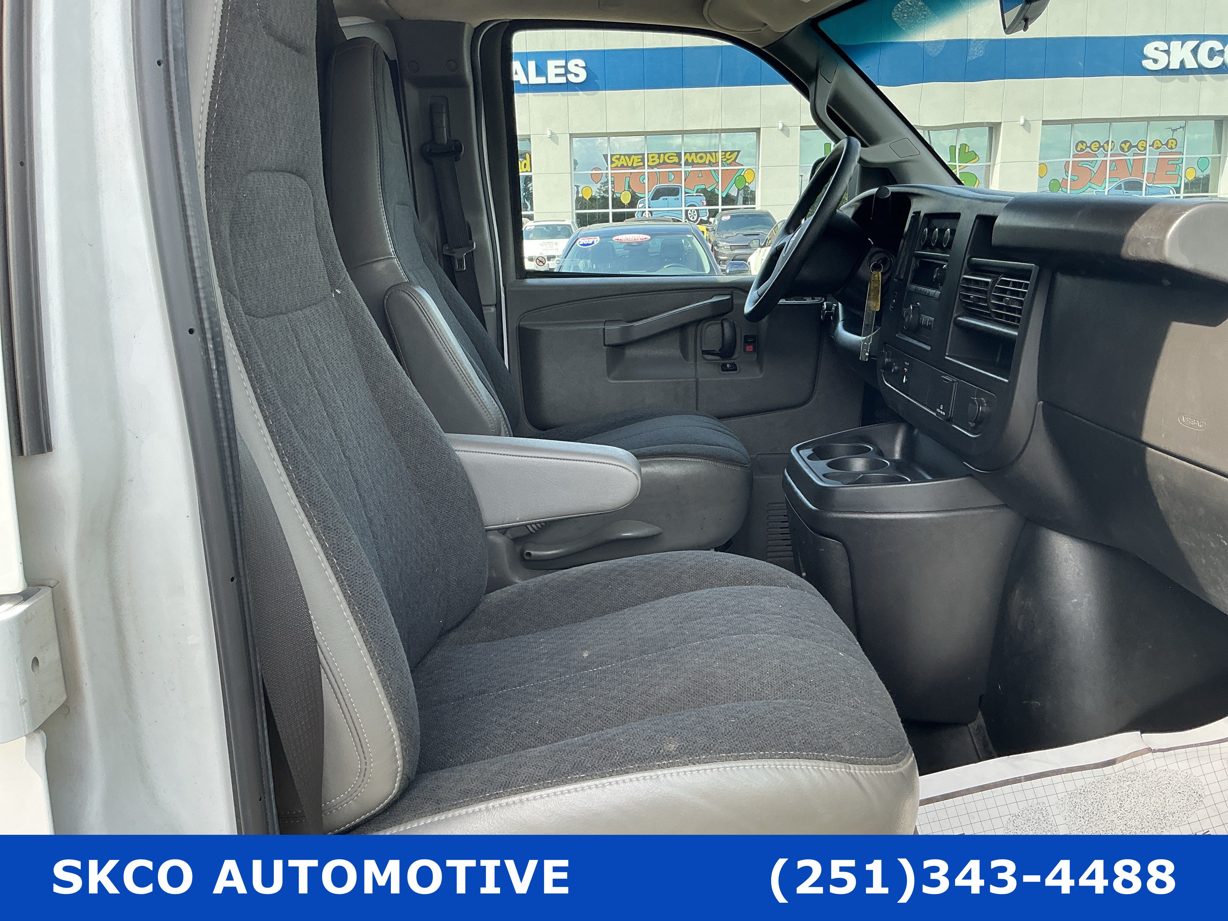 Used 2022 GMC Savana 2500 w/ Driver Convenience Package RWD image 17