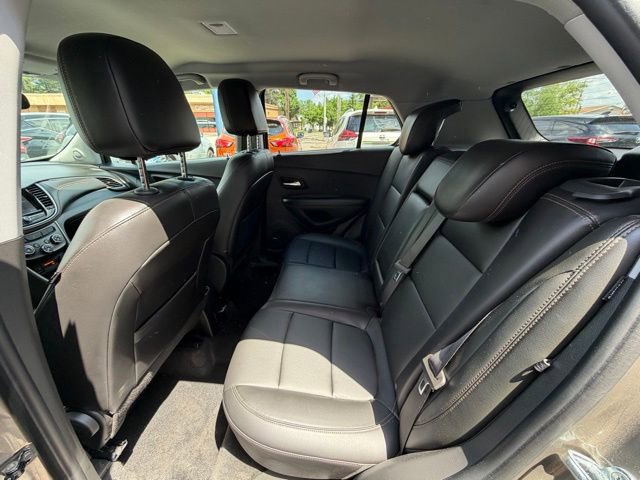 Used 2021 Chevrolet Trax LT w/ Premium Seat Package AWD/4WD image 15