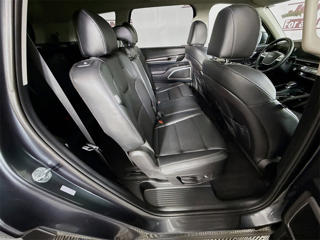 Used 2024 Kia Telluride LX image 32