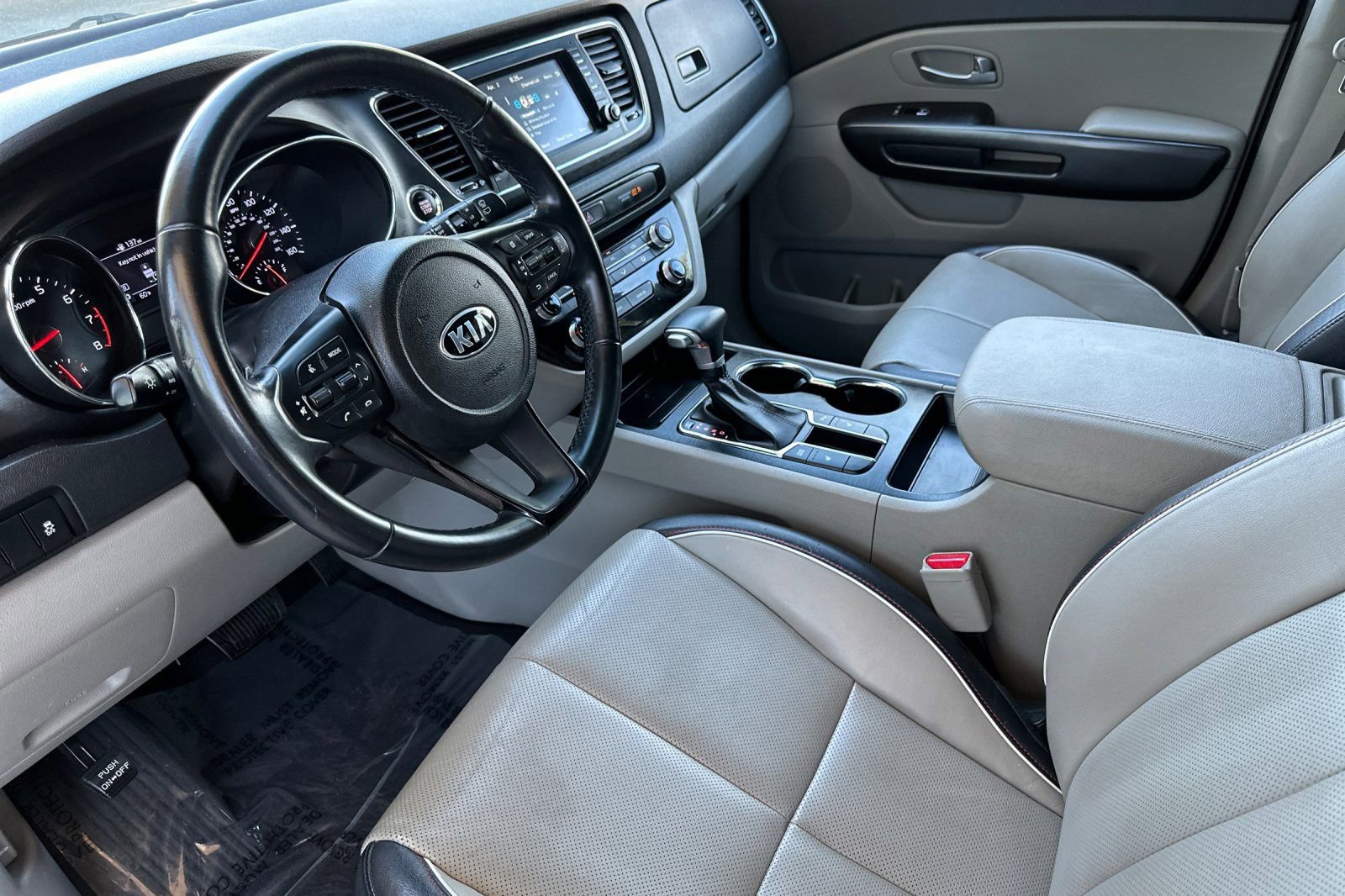 Used 2021 Kia Sedona EX image 10