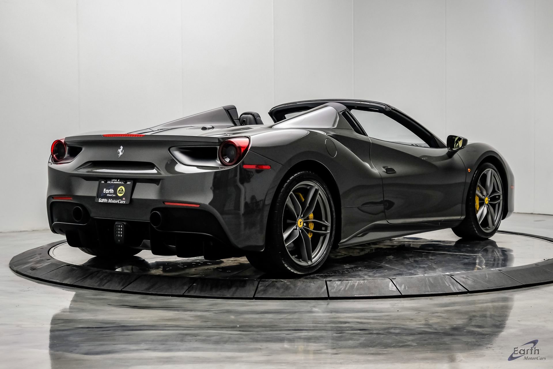 Used 2018 Ferrari 488 Spider image 22