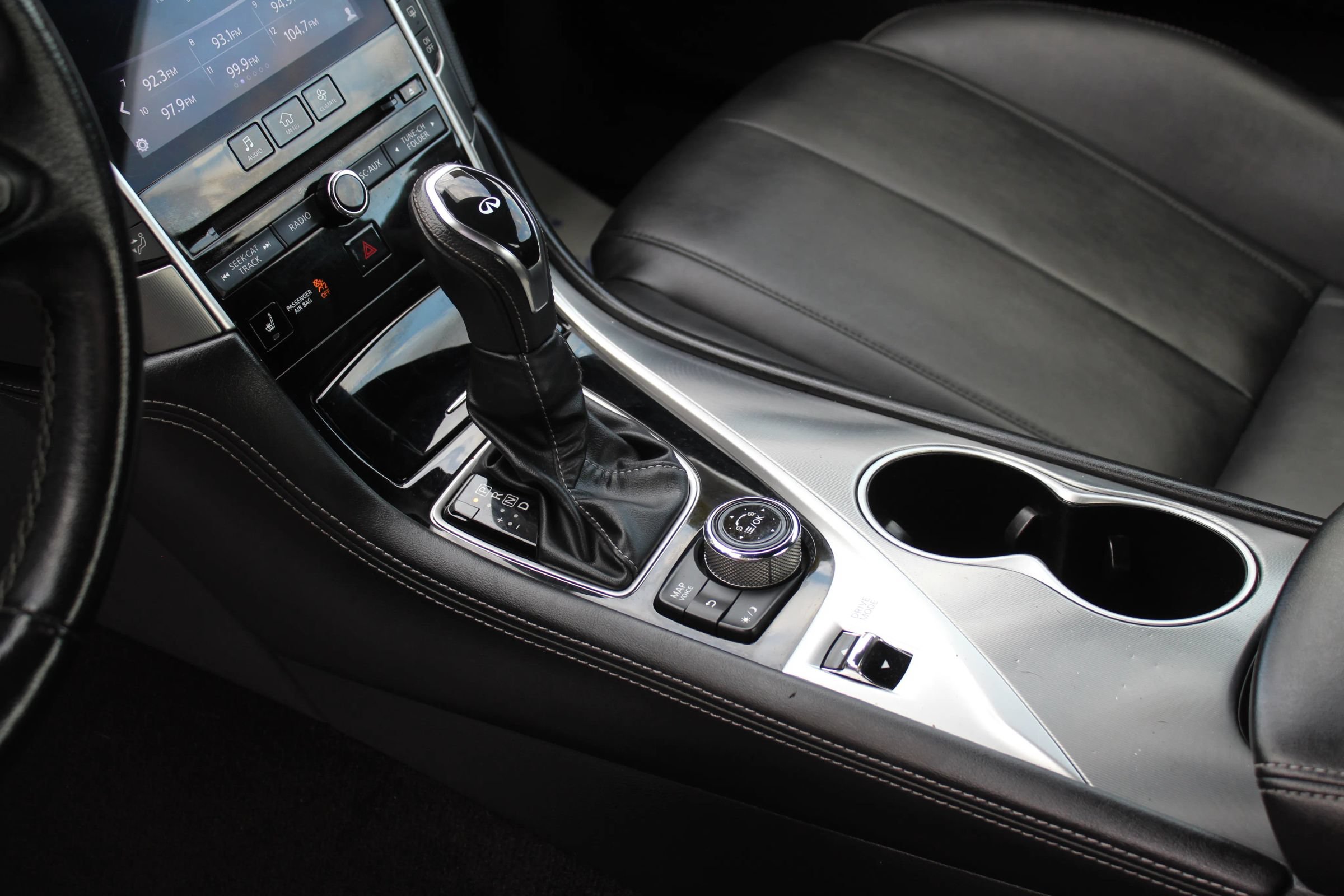 Used 2019 INFINITI Q60 3.0t Luxe w/ Essential Package AWD/4WD image 21