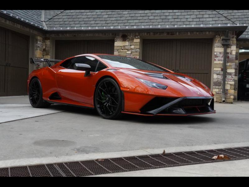Used 2023 Lamborghini Huracan STO image 1