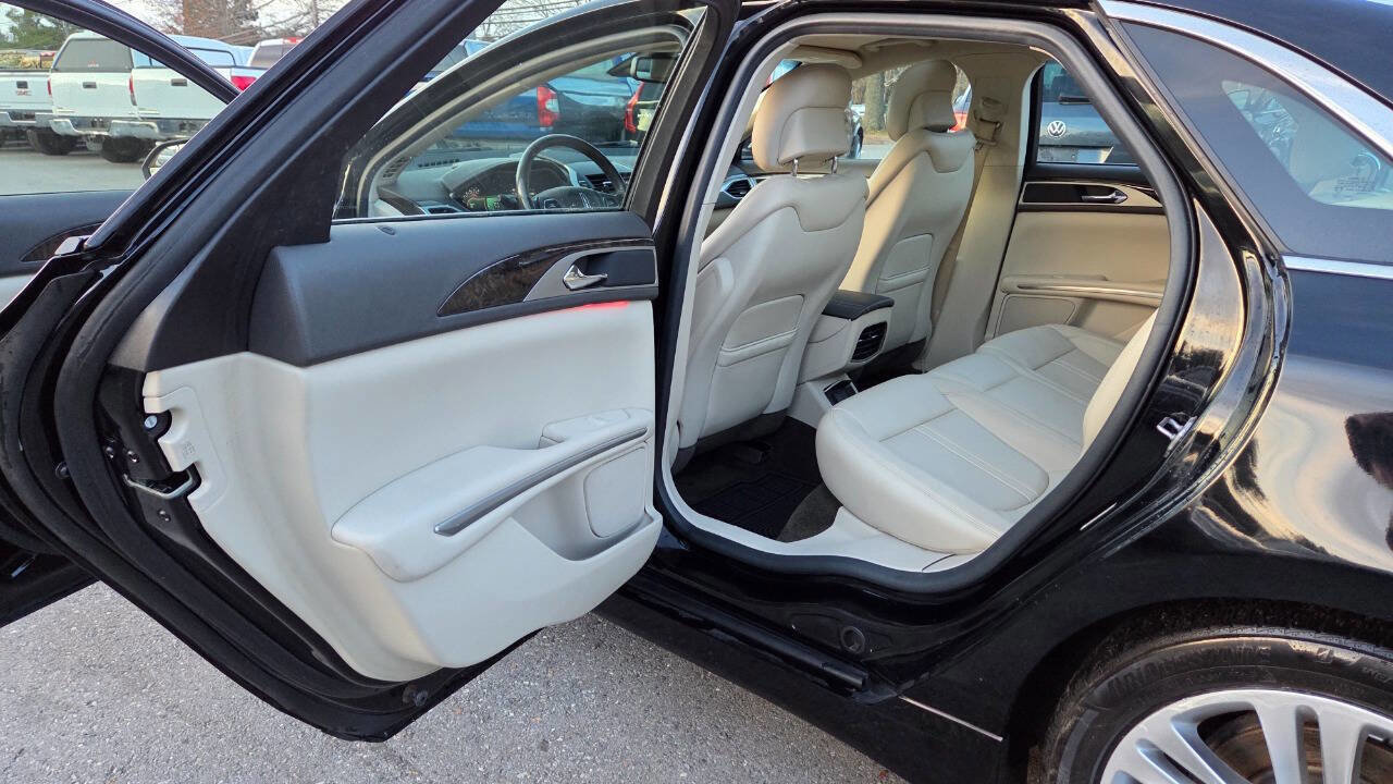 Used 2016 Lincoln MKZ AWD w/ Technology Package image 29