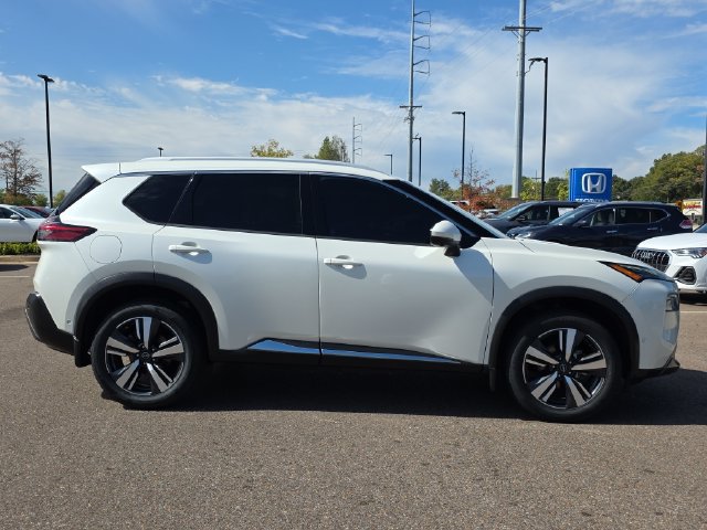 Used 2022 Nissan Rogue SL w/ SL Premium Package FWD image 2