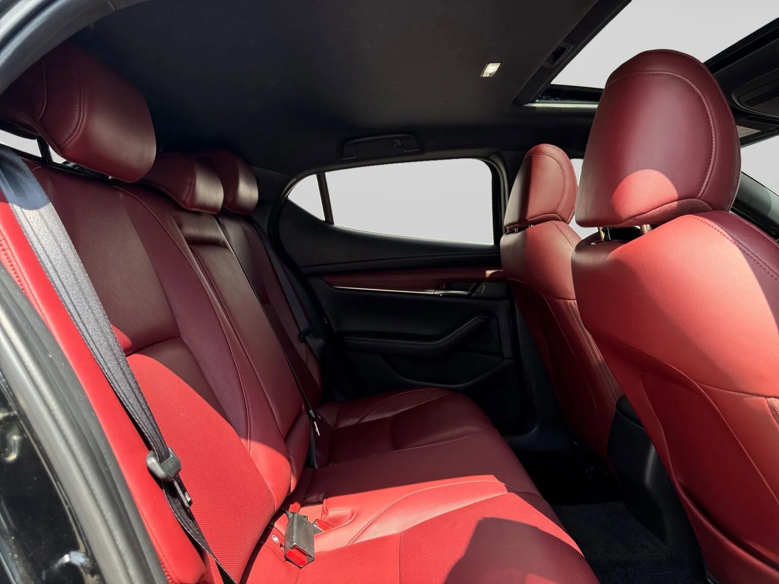 Used 2022 MAZDA MAZDA3 s image 33