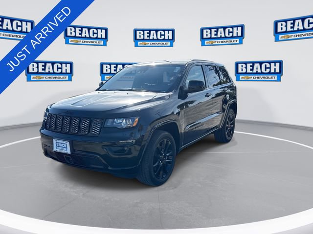 Used 2021 Jeep Grand Cherokee Laredo X AWD/4WD image 4