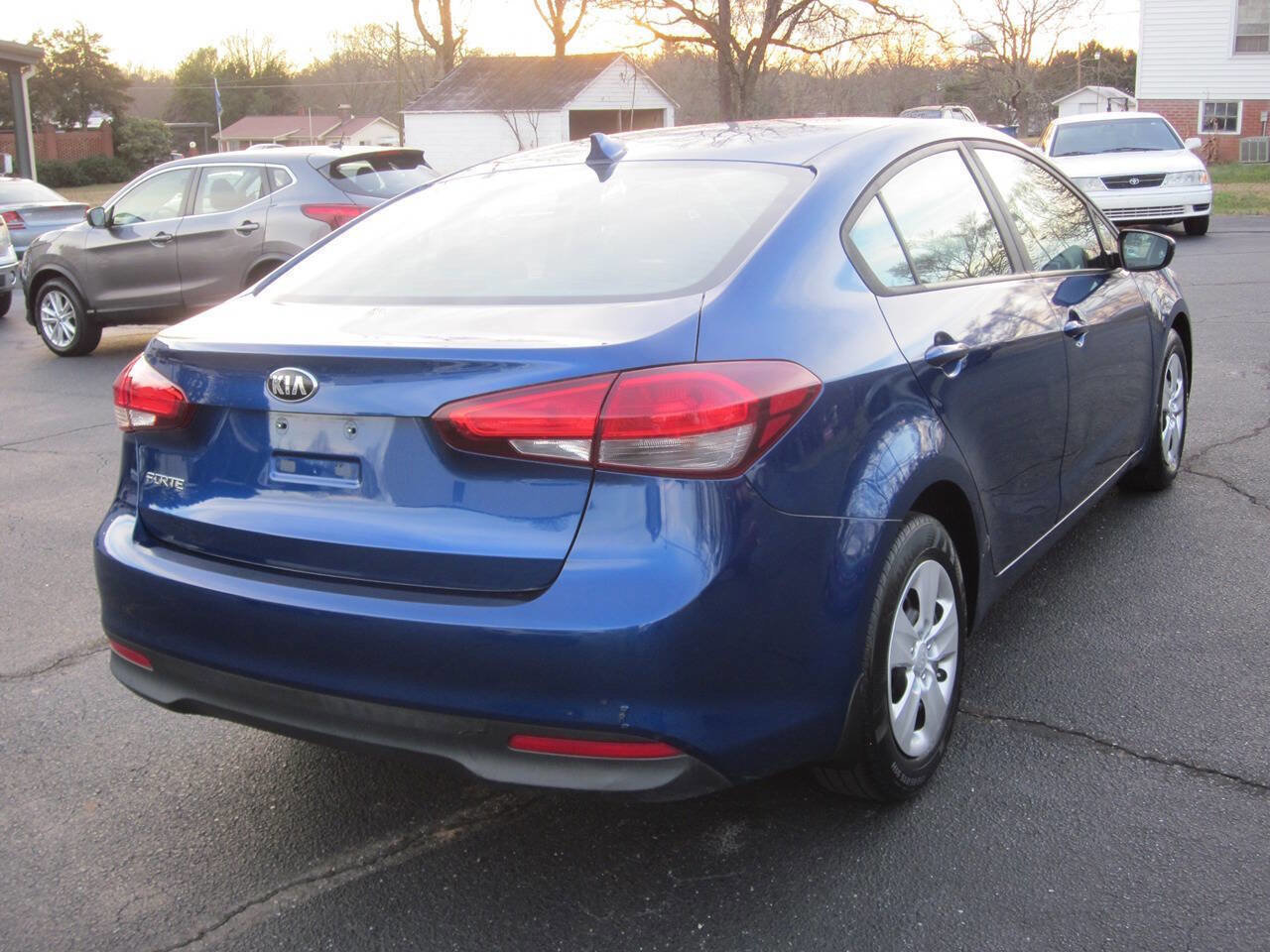 Used 2018 Kia Forte LX image 6