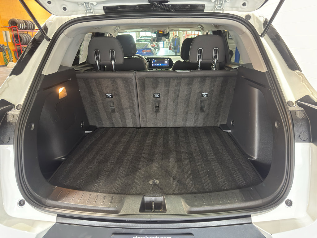 Used 2025 Chevrolet TrailBlazer LT AWD/4WD image 20