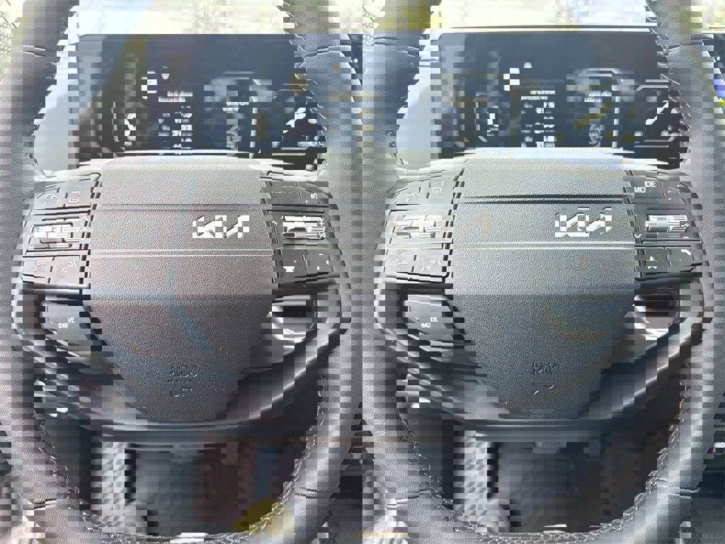 New 2025 Kia K4 EX image 15