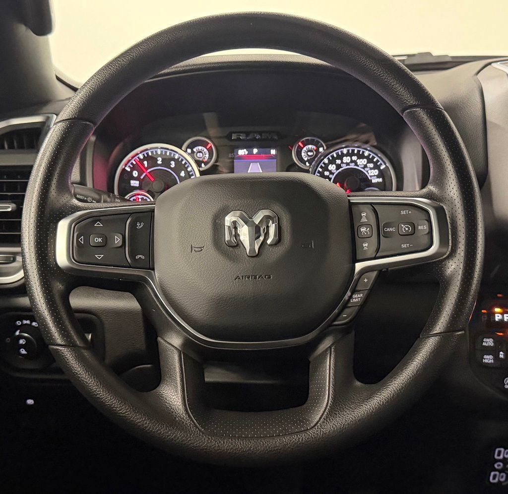 Used 2025 RAM 1500 Big Horn AWD/4WD image 16