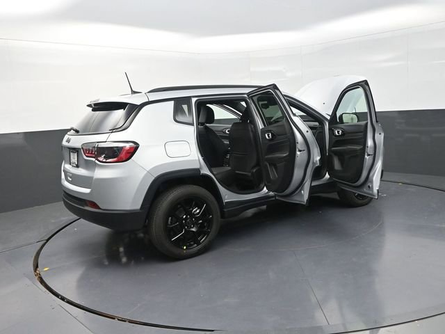 New 2026 Jeep Compass Latitude image 36