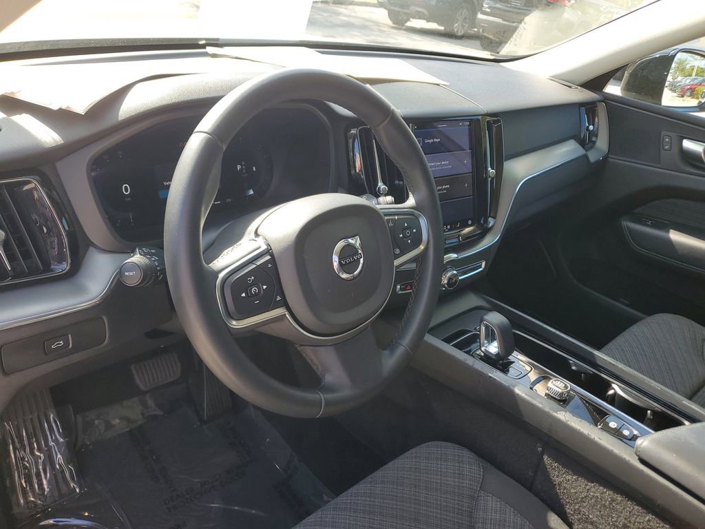 Used 2024 Volvo XC60 B5 Core image 26