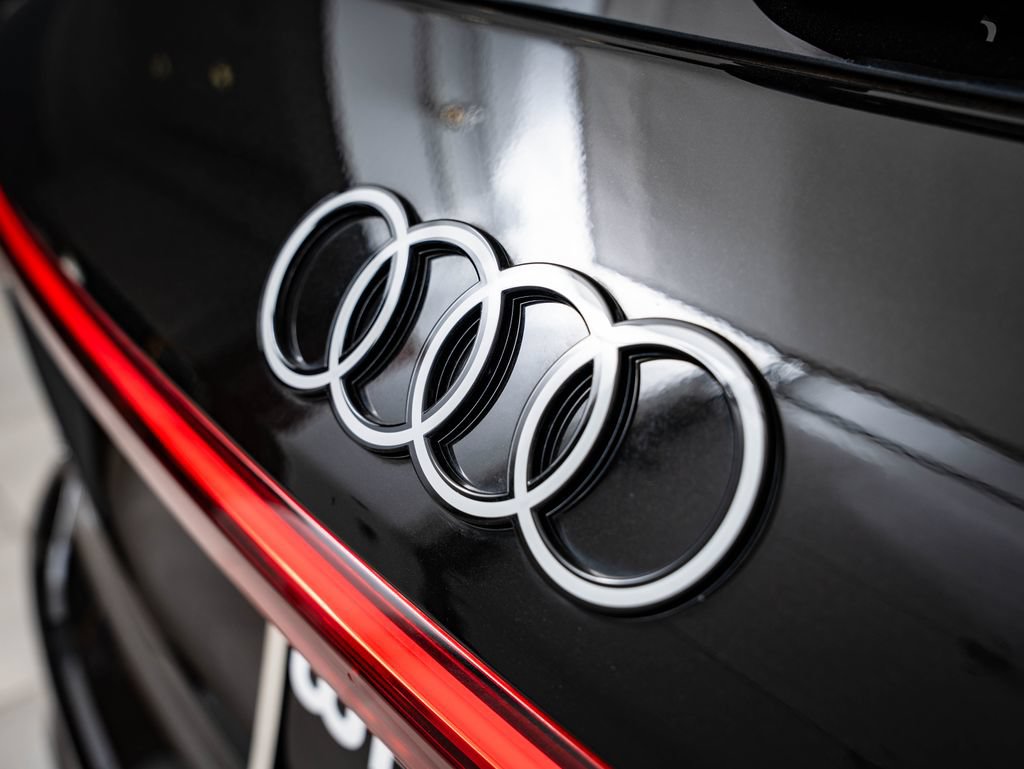 Certified 2025 Audi Q6 e-tron Premium Plus w/ Premium Plus AWD/4WD image 18
