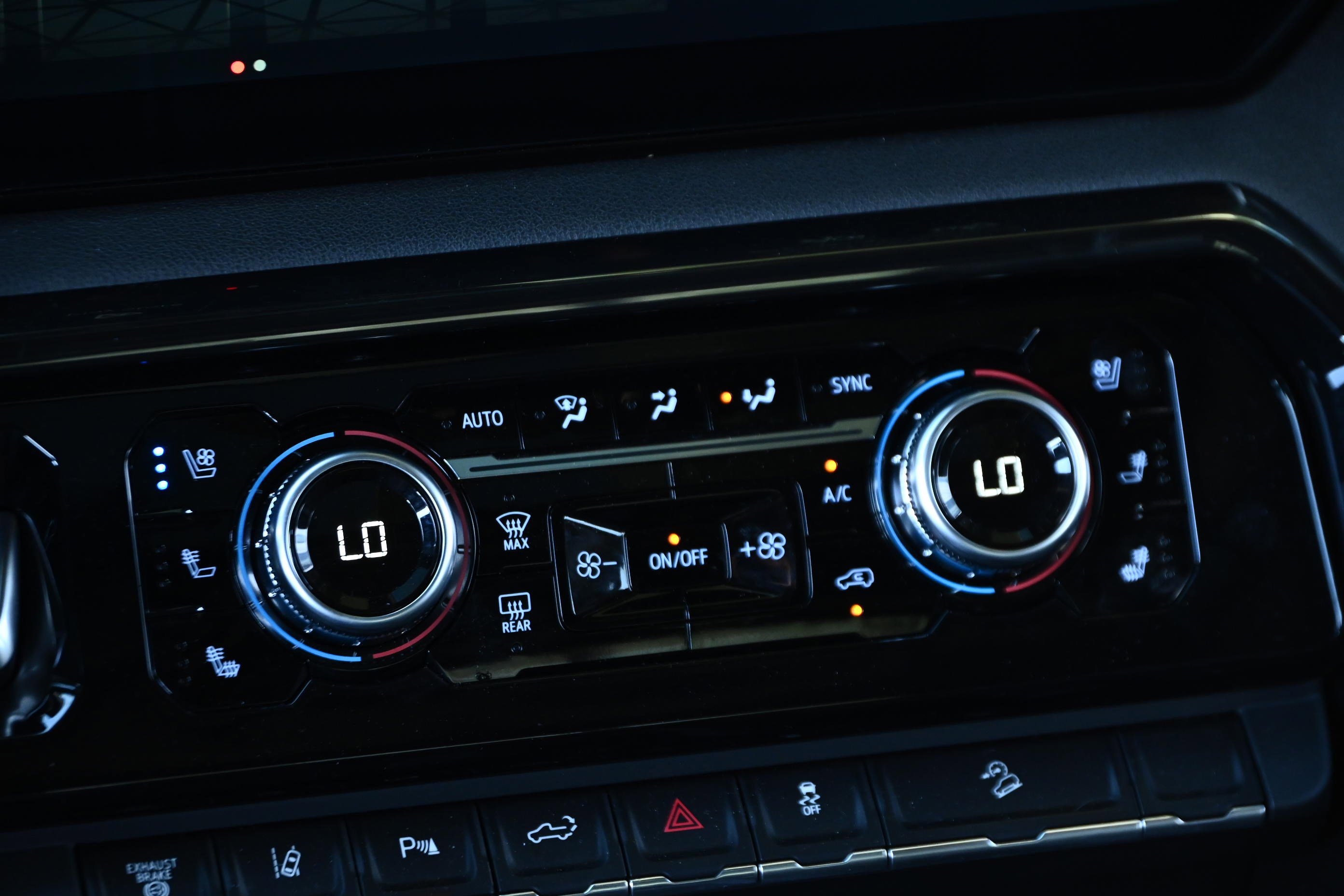 Used 2024 GMC Sierra 2500 AT4 w/ AT4 Premium Plus Package image 21