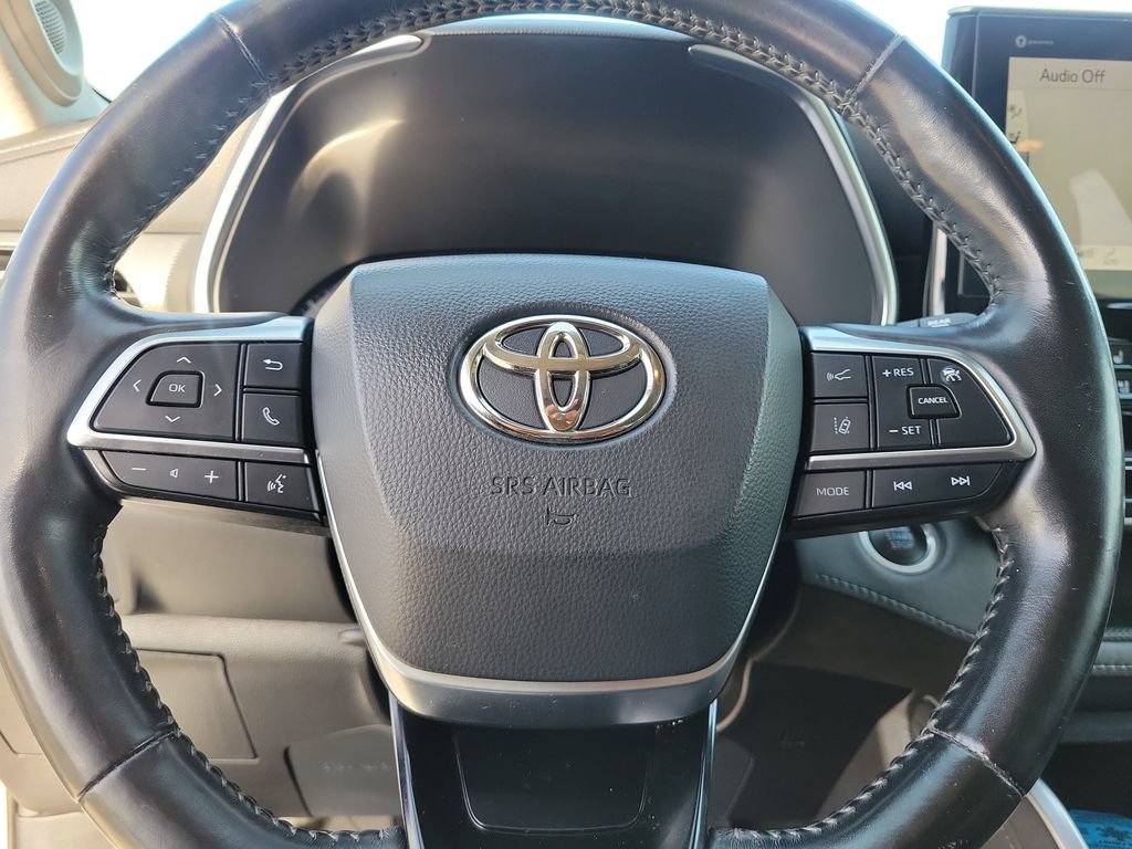Used 2021 Toyota Highlander Platinum FWD image 14