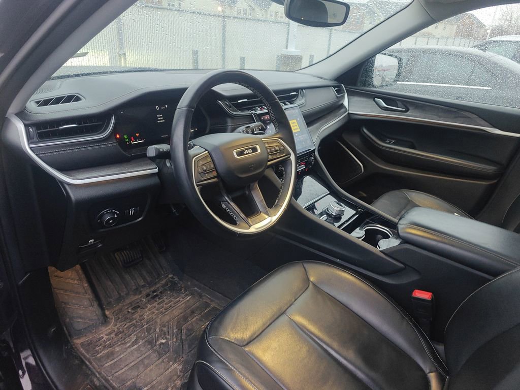 Used 2022 Jeep Grand Cherokee L Limited image 9