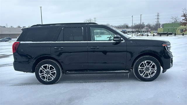 Used 2025 Ford Expedition Active image 29