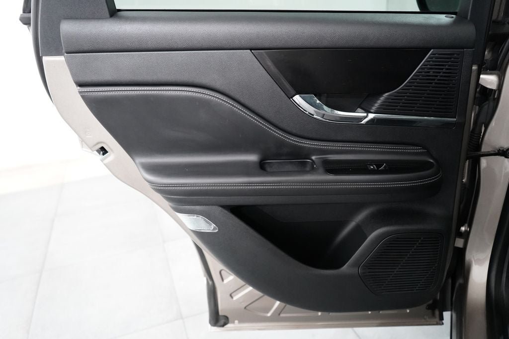 Used 2020 Lincoln Corsair FWD w/ Premium Package image 30