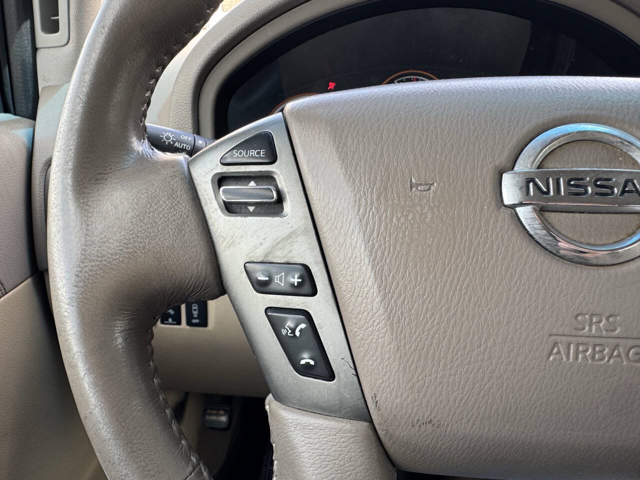 Used 2015 Nissan Armada SV RWD image 22