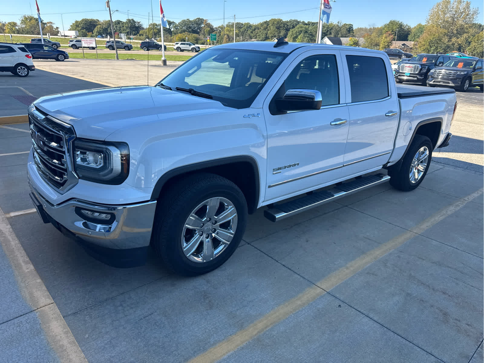 Used 2018 GMC Sierra 1500 SLT AWD/4WD image 2