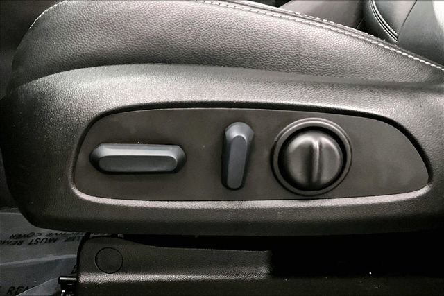 Used 2023 GMC Terrain SLT w/ Elevation Edition FWD image 30