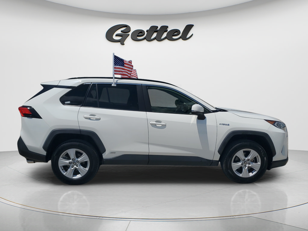 Used 2020 Toyota RAV4 XLE w/ Convenience Package AWD/4WD image 4