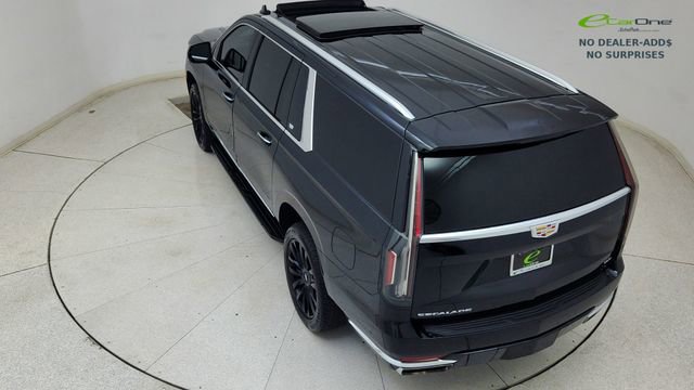 Used 2023 Cadillac Escalade ESV Premium Luxury image 87