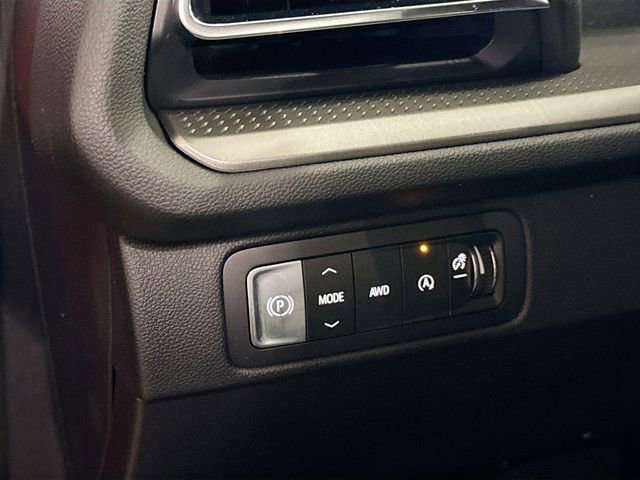 New 2026 Chevrolet Traverse LT w/ LPO, Floor Liner Package image 11