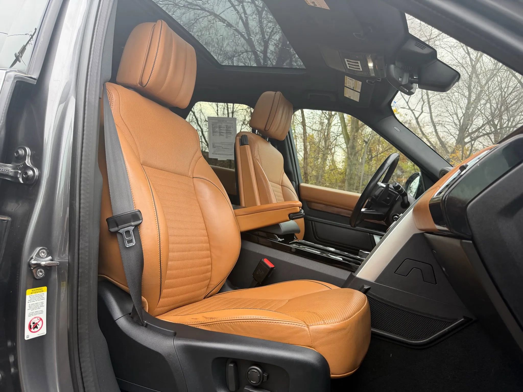 Used 2019 Land Rover Discovery HSE Luxury AWD/4WD image 15