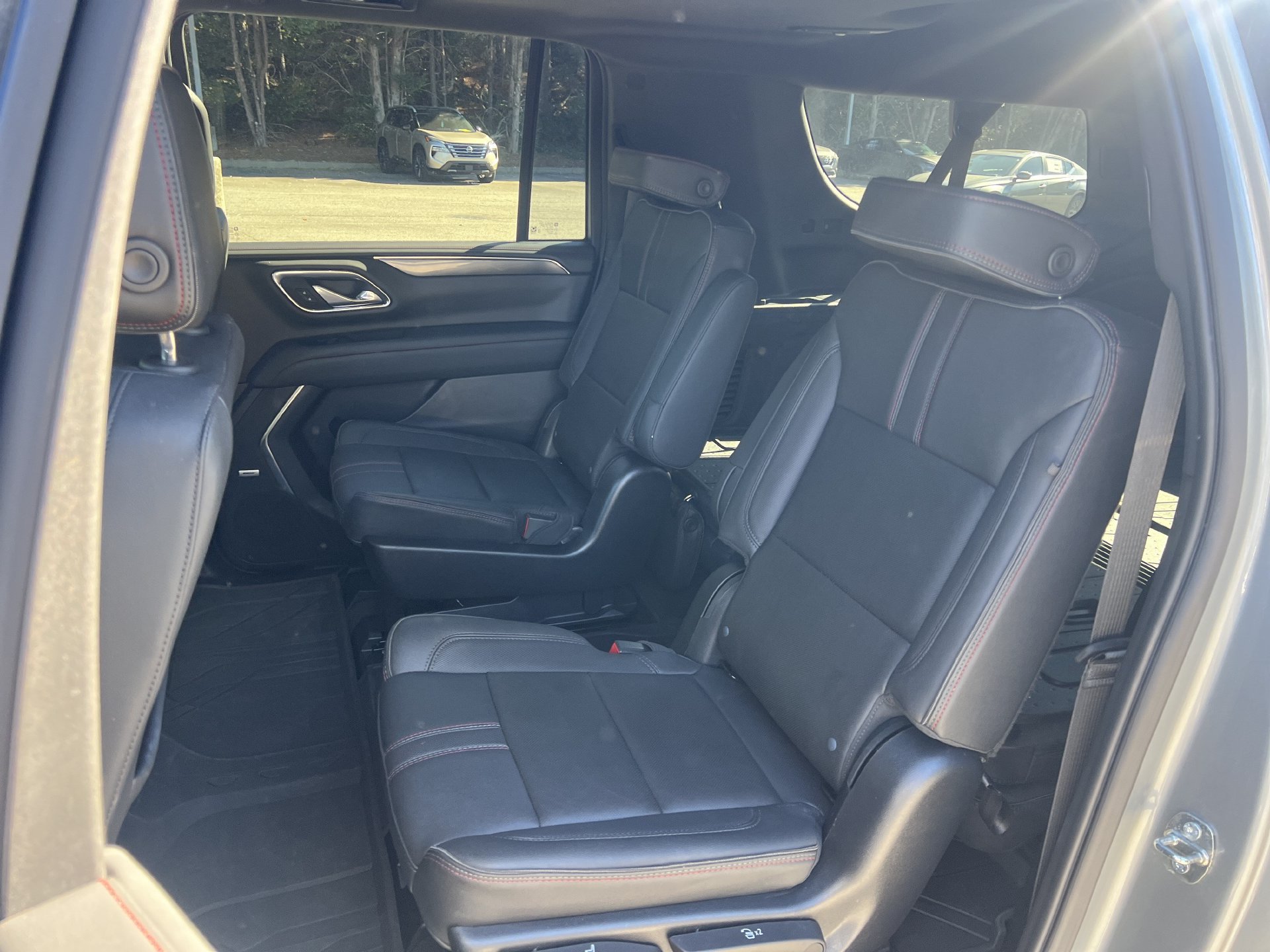 Used 2023 Chevrolet Suburban RST w/ Sport Performance Package AWD/4WD image 17