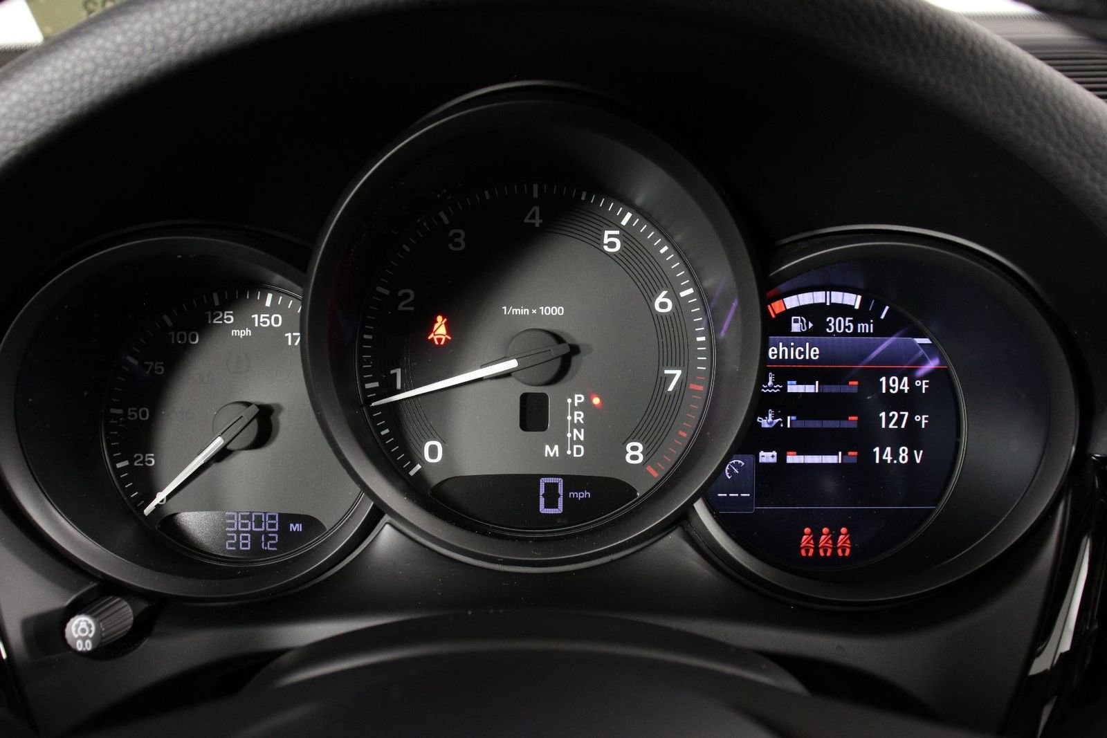 Certified 2025 Porsche Macan AWD/4WD image 16
