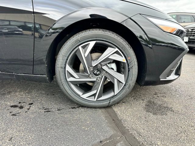 New 2025 Hyundai Elantra SEL image 34