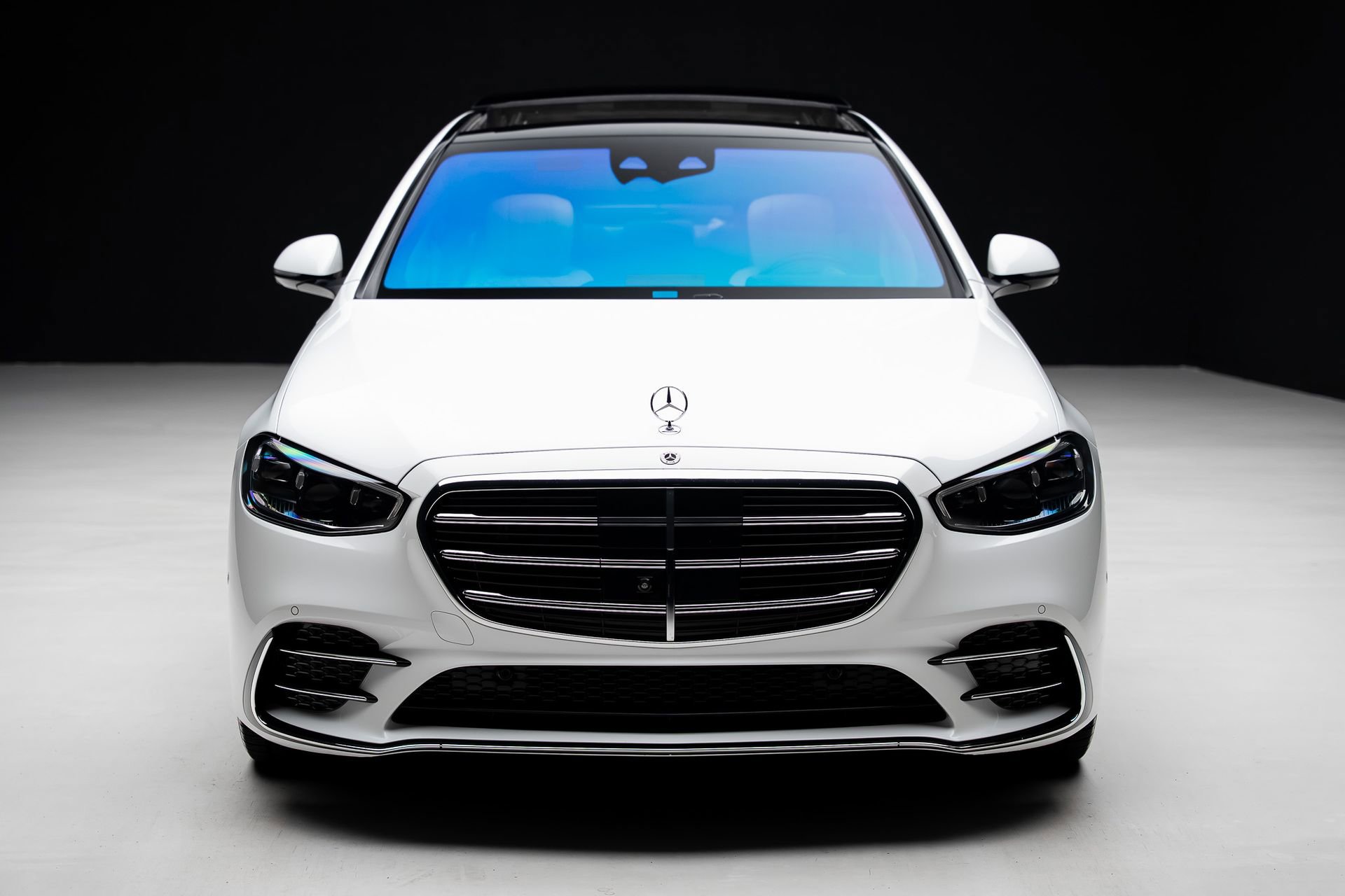 Used 2024 Mercedes-Benz S 580e 4MATIC Sedan w/ AMG Line image 7