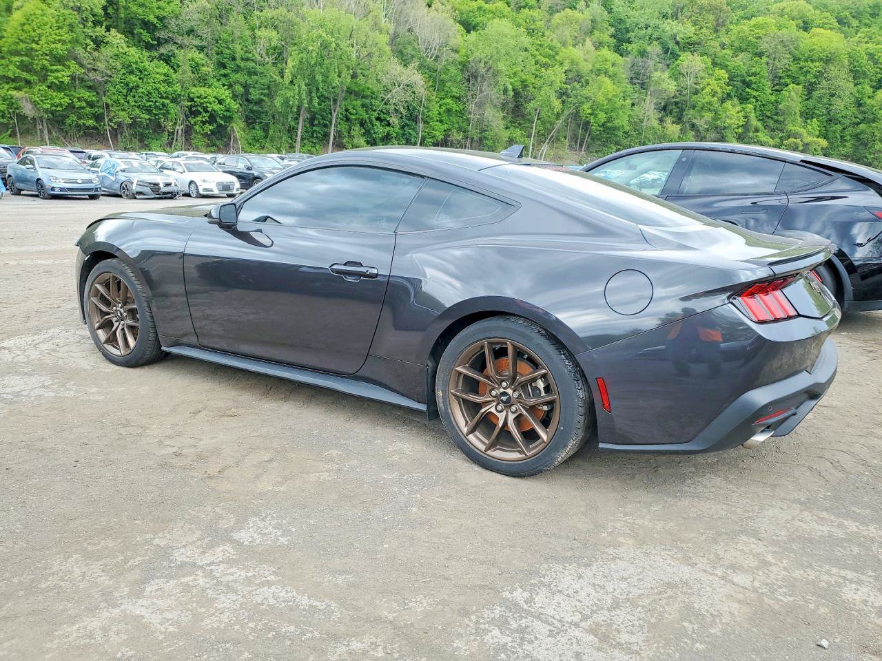 Used 2024 Ford Mustang Coupe RWD image 4