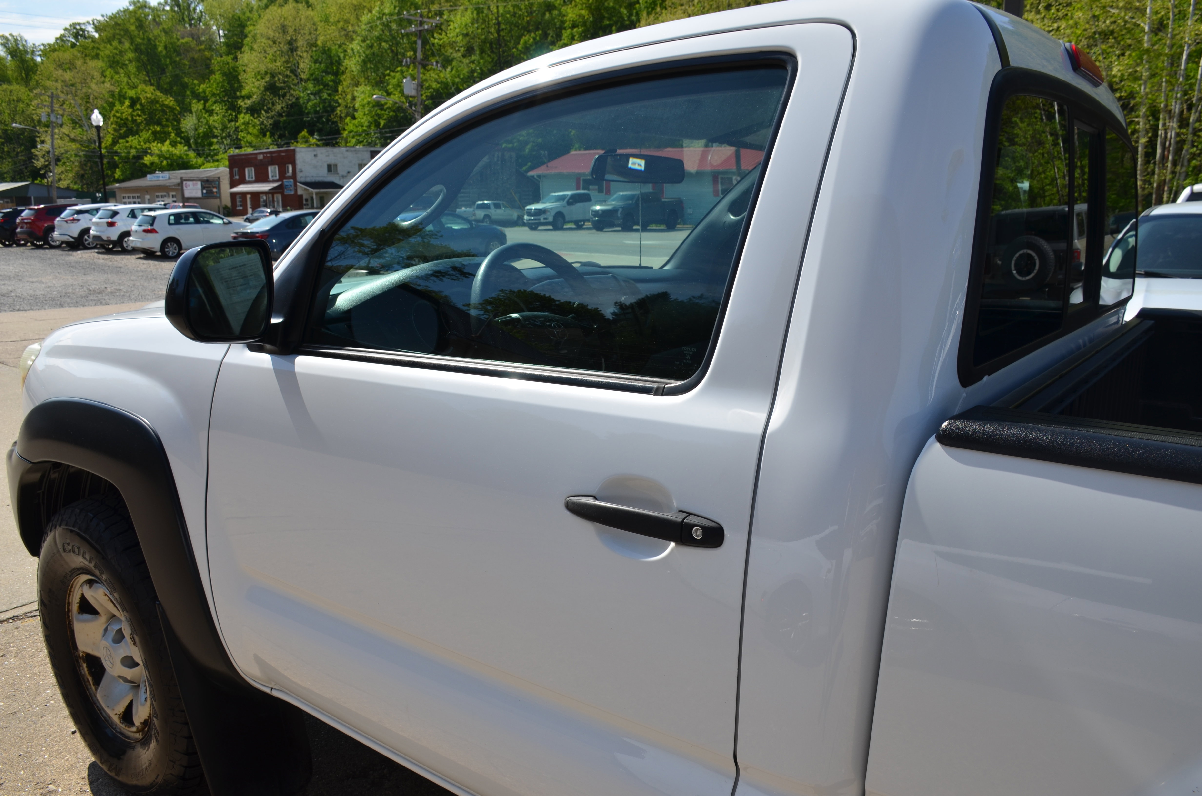 Used 2012 Toyota Tacoma 4x4 Regular Cab image 8