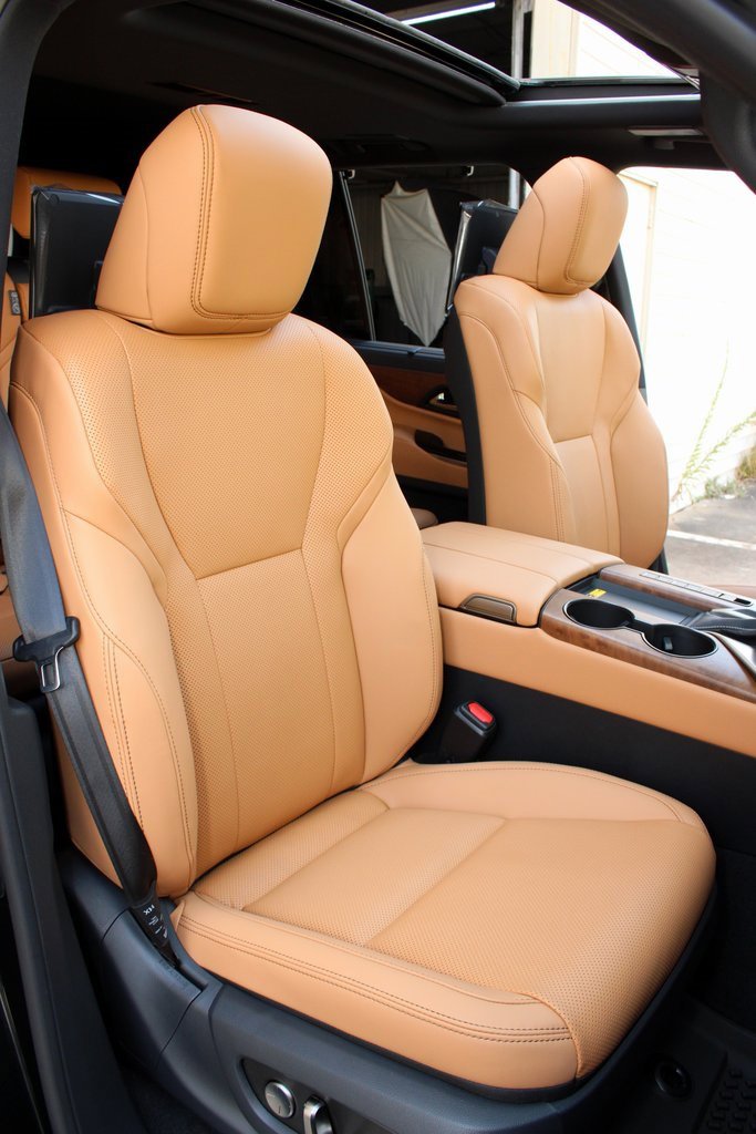 Used 2025 Lexus LX 600 4WD w/ Luxury Package image 9