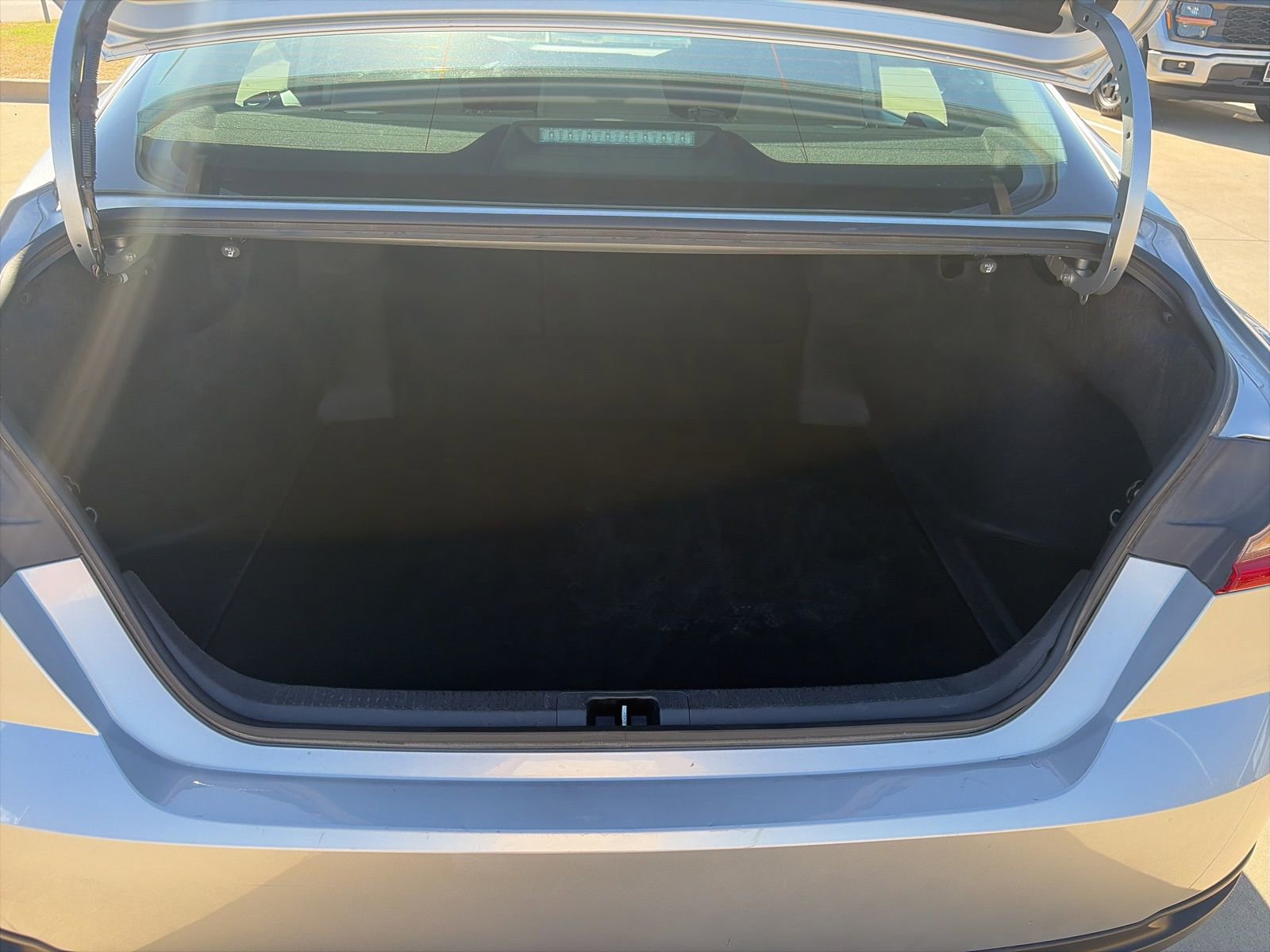 Used 2025 Toyota Camry LE FWD image 25