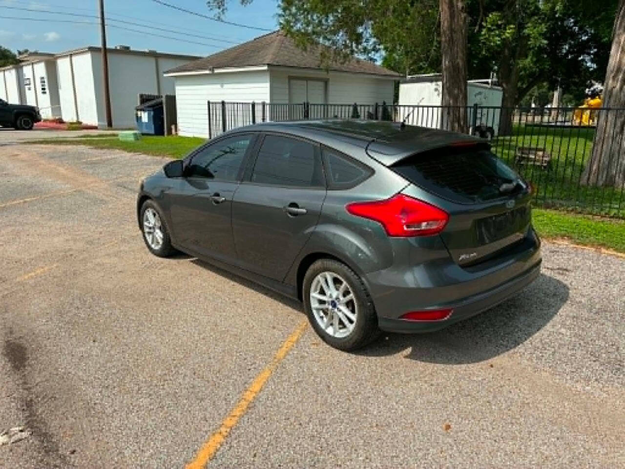 Used 2016 Ford Focus SE FWD image 5