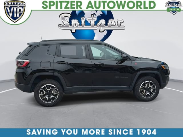 Used 2024 Jeep Compass Trailhawk AWD/4WD image 10