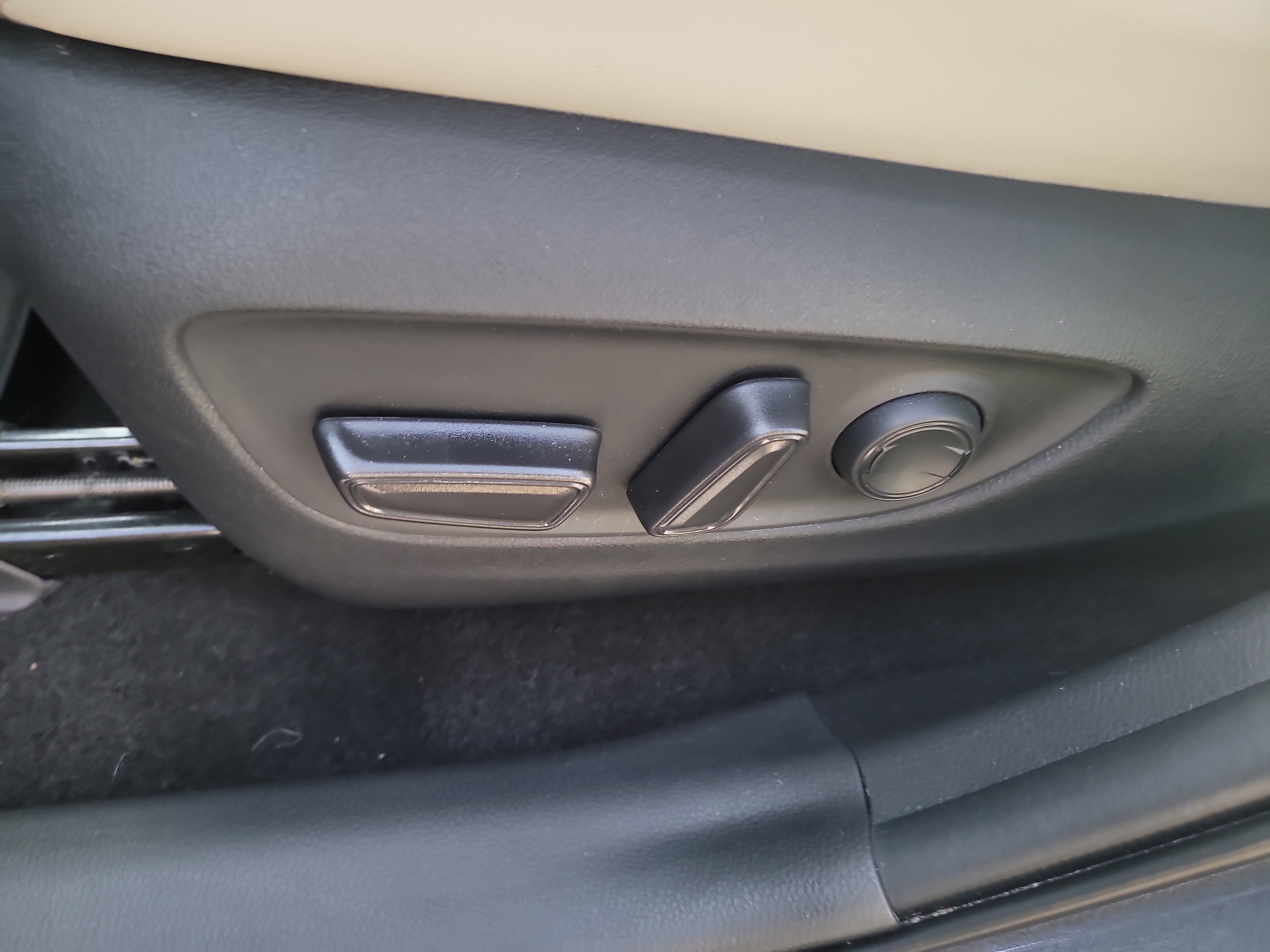 Certified 2025 Toyota RAV4 XLE Premium FWD image 22