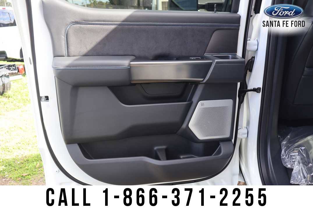 New 2026 Ford F250 Platinum image 25