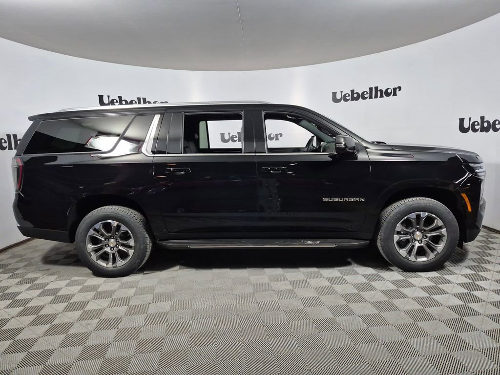 New 2026 Chevrolet Suburban LT image 8