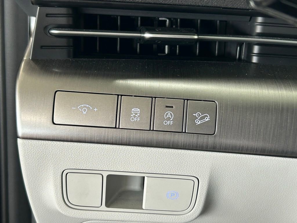 Used 2024 Hyundai Kona SE image 37