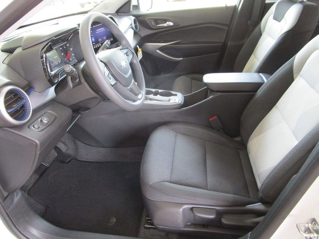 New 2026 Chevrolet Trax LS image 17
