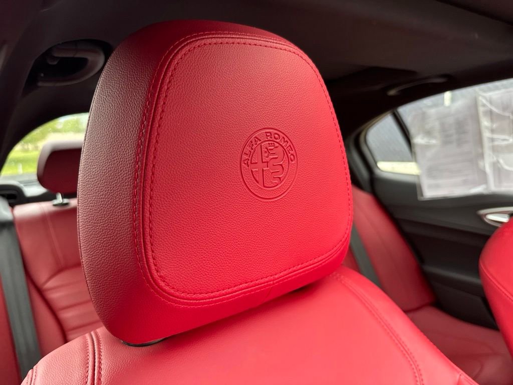 Used 2024 Alfa Romeo Giulia Veloce AWD/4WD image 61