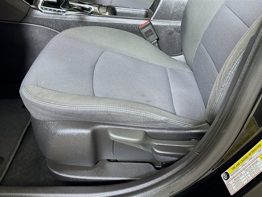 Used 2017 Chevrolet Cruze LT w/ RS Package FWD image 16